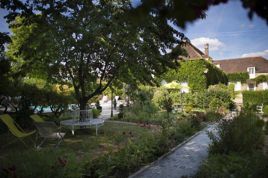 Aux Charmes De Maintenon Esterno foto