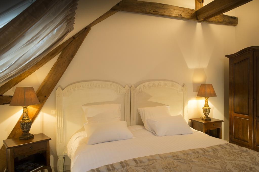 Aux Charmes De Maintenon Esterno foto