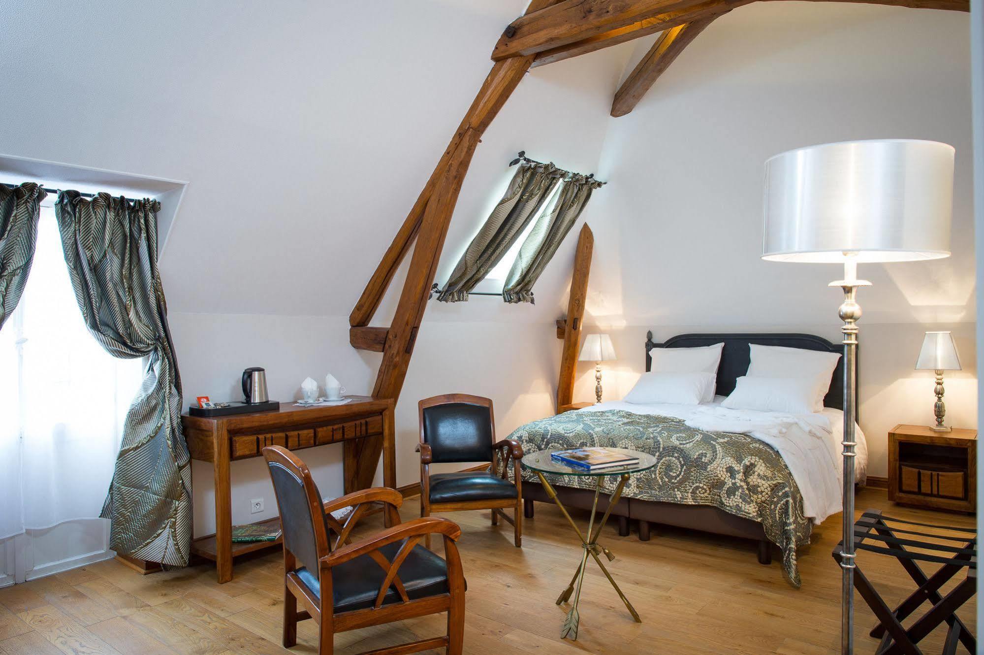 Aux Charmes De Maintenon Esterno foto